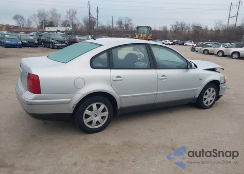 2001 Volkswagen Passat Gls V6 из США, поврежденный, VIN WVWAH63B91P014033